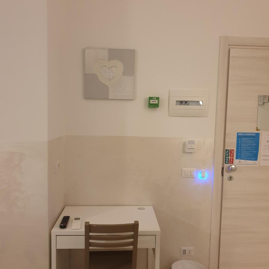 Bergamo City - Self Check-In Bérgamo Quarto foto